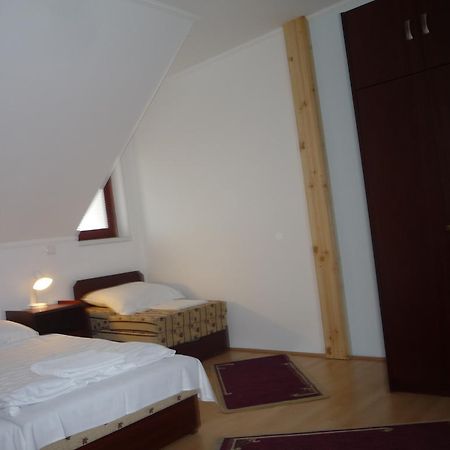 Aba Vezer Vendeghaz Hotel Abaújszántó Екстериор снимка