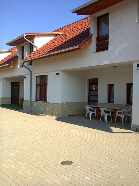 Aba Vezer Vendeghaz Hotel Abaújszántó Екстериор снимка