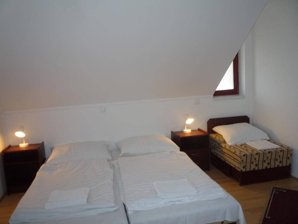 Aba Vezer Vendeghaz Hotel Abaújszántó Стая снимка